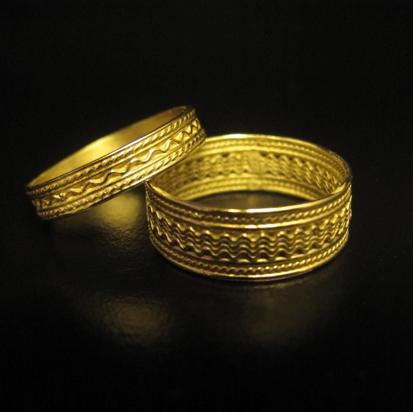 14k yellow solid gold wedding Ring for man. - Picture 5 of 7